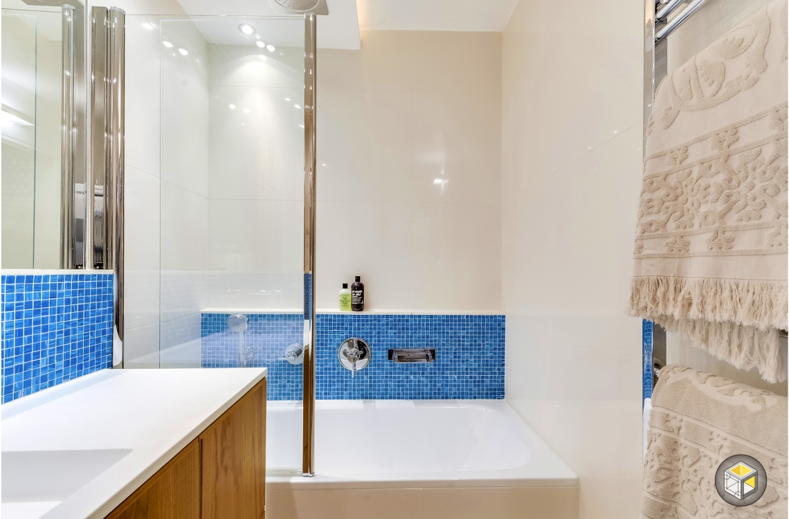 Salle de bain mosaïque bois
