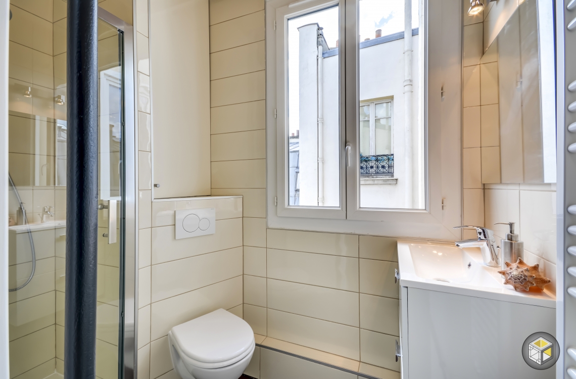 création salle de bain Paris toilettes suspendues